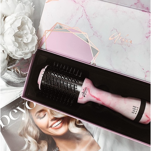 ARIA BLOWDRY BRUSH. New - Picture 1 of 2